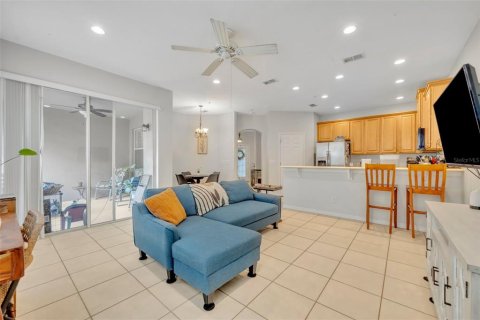 Townhouse in Winter Springs, Florida 3 bedrooms, 177.81 sq.m. № 1827652 - photo 16