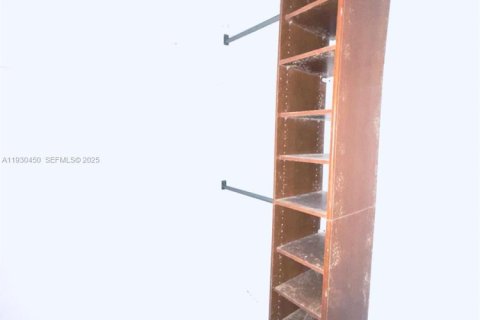 Condo in Miami, Florida, 1 bedroom  № 1989241 - photo 19