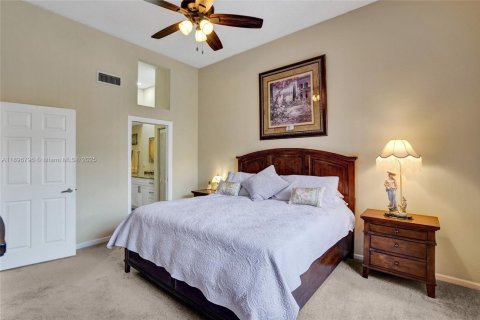 House in Pembroke Pines, Florida 3 bedrooms, 120.03 sq.m. № 1971312 - photo 25