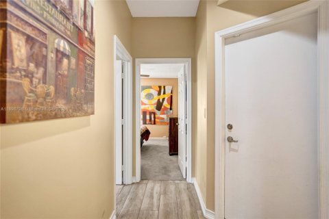 House in Pembroke Pines, Florida 3 bedrooms, 120.03 sq.m. № 1971312 - photo 22