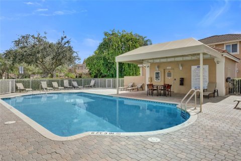 House in Pembroke Pines, Florida 3 bedrooms, 120.03 sq.m. № 1971312 - photo 29