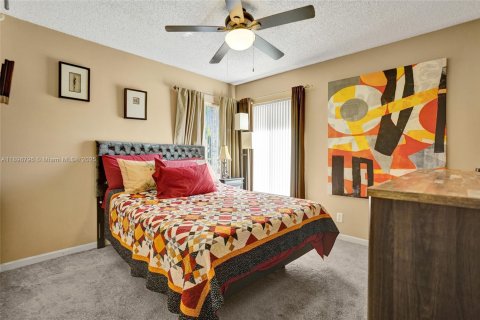 House in Pembroke Pines, Florida 3 bedrooms, 120.03 sq.m. № 1971312 - photo 18