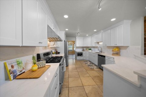 House in Ocala, Florida 4 bedrooms, 388.52 sq.m. № 2166978 - photo 18