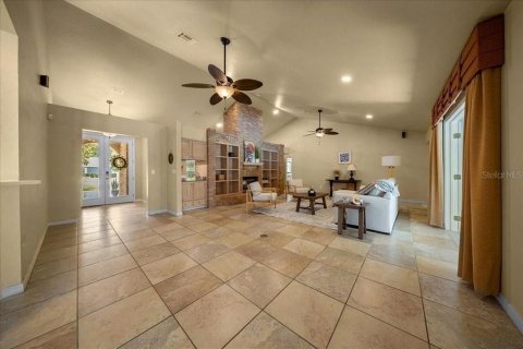 House in Ocala, Florida 4 bedrooms, 388.52 sq.m. № 2166978 - photo 14