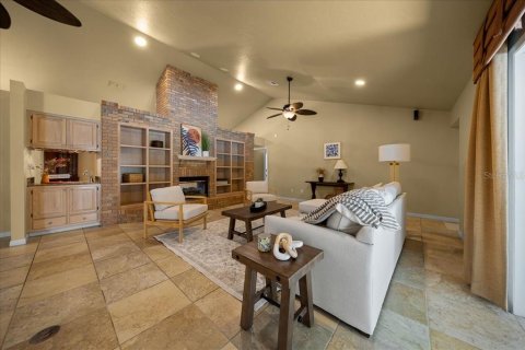 House in Ocala, Florida 4 bedrooms, 388.52 sq.m. № 2166978 - photo 16