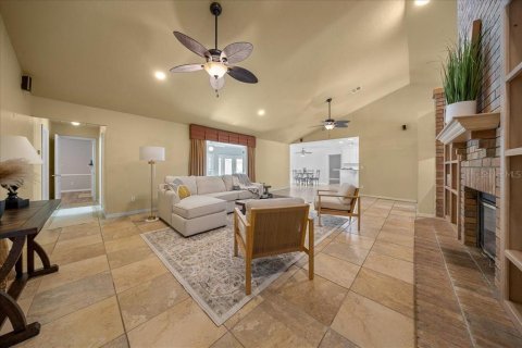 House in Ocala, Florida 4 bedrooms, 388.52 sq.m. № 2166978 - photo 15
