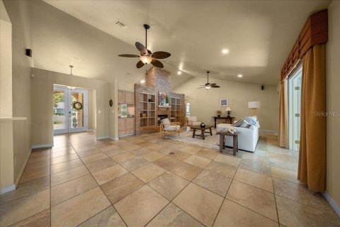 House in Ocala, Florida 4 bedrooms, 388.52 sq.m. № 2166978 - photo 13