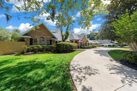 House in Ocala, Florida 4 bedrooms, 388.52 sq.m. № 2166978 - photo 2
