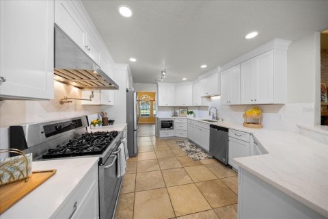 House in Ocala, Florida 4 bedrooms, 388.52 sq.m. № 2166978 - photo 19
