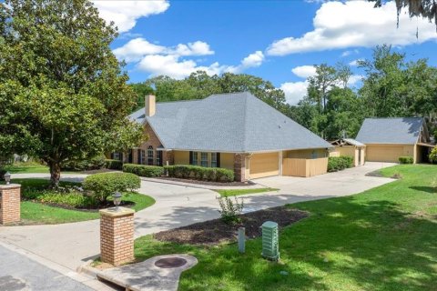 House in Ocala, Florida 4 bedrooms, 388.52 sq.m. № 2166978 - photo 3