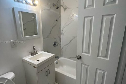 Appartement à louer à Fort Lauderdale, Floride: 2 chambres, 236.25 m2 № 1699341 - photo 7