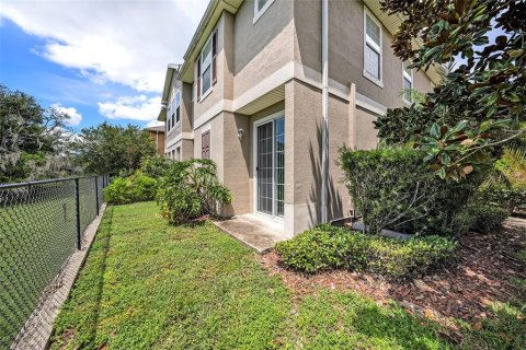Townhouse in New Port Richey, Florida 3 bedrooms, 154.4 sq.m. № 1876668 - photo 3
