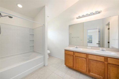 Townhouse in New Port Richey, Florida 3 bedrooms, 154.4 sq.m. № 1876668 - photo 21