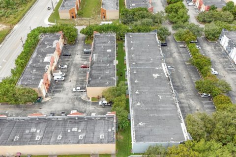 Propiedad comercial en venta en Miami, Florida № 1951168 - foto 7