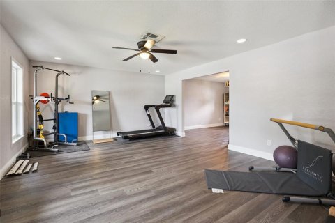House in Winter Park, Florida 4 bedrooms, 236.99 sq.m. № 2408478 - photo 4