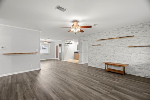 Casa en venta en Saint Petersburg, Florida, 4 dormitorios, 132.2 m2 № 1838313 - foto 4