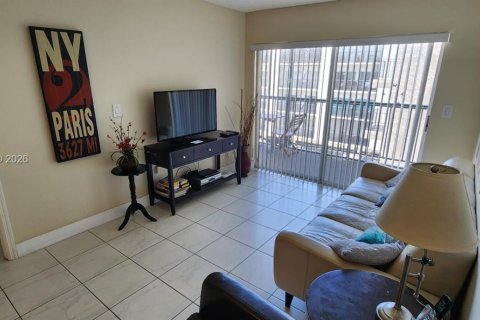Condominio en alquiler en Sunny Isles Beach, Florida, 2 dormitorios, 81.01 m2 № 2073647 - foto 5