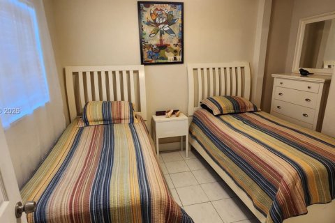 Condominio en alquiler en Sunny Isles Beach, Florida, 2 dormitorios, 81.01 m2 № 2073647 - foto 13