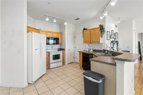Condo in Davenport, Florida, 2 bedrooms  № 1876135 - photo 9