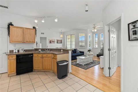 Condo in Davenport, Florida, 2 bedrooms  № 1876135 - photo 7