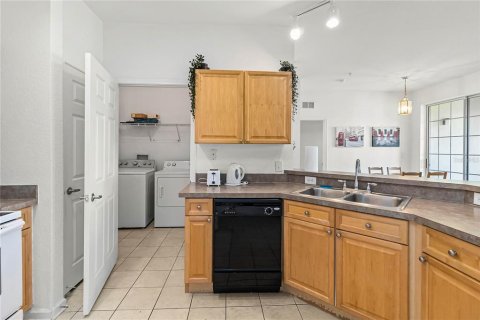Condo in Davenport, Florida, 2 bedrooms  № 1876135 - photo 11