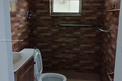 Propiedad comercial en venta en Miami, Florida, 192.96 m2 № 1891225 - foto 6