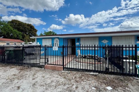 Propiedad comercial en venta en Miami, Florida, 192.96 m2 № 1891225 - foto 2