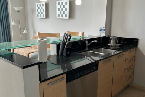 Condo in Sunny Isles Beach, Florida, 1 bedroom  № 1939895 - photo 19
