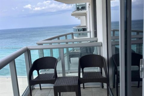 Condo in Sunny Isles Beach, Florida, 1 bedroom  № 1939895 - photo 16