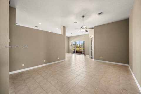 Villa ou maison à vendre à Port St. Lucie, Floride: 3 chambres, 159.05 m2 № 2003771 - photo 12