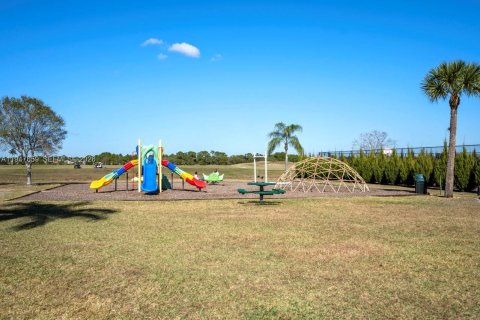 Villa ou maison à vendre à Port St. Lucie, Floride: 3 chambres, 159.05 m2 № 2003771 - photo 25