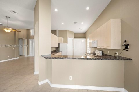 Villa ou maison à vendre à Port St. Lucie, Floride: 3 chambres, 159.05 m2 № 2003771 - photo 15