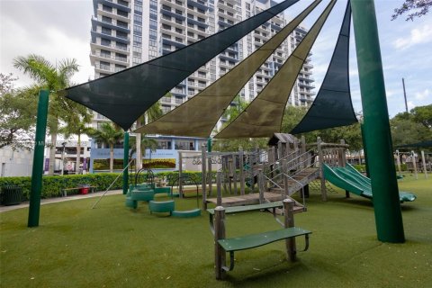 Condo in Doral, Florida, 2 bedrooms  № 1959560 - photo 18