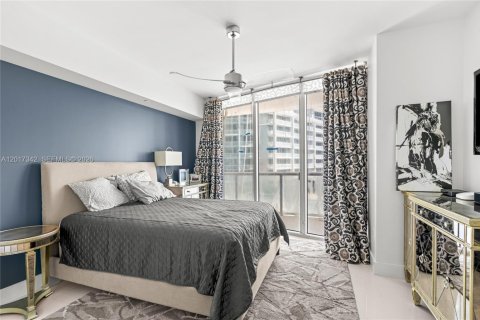 Condominio en alquiler en Miami, Florida, 2 dormitorios, 139.35 m2 № 2085637 - foto 19