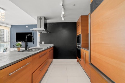 Condominio en alquiler en Miami, Florida, 2 dormitorios, 139.35 m2 № 2085637 - foto 8