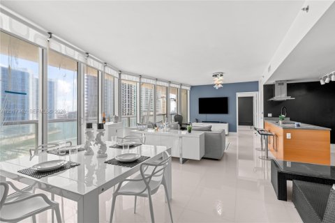 Condo à Miami, Floride, 2 chambres  № 2085637