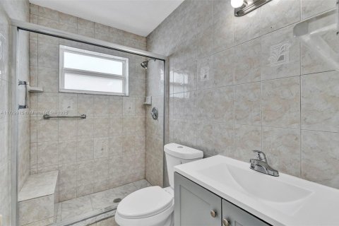 Casa en venta en Lauderhill, Florida, 3 dormitorios, 131.55 m2 № 1865304 - foto 17