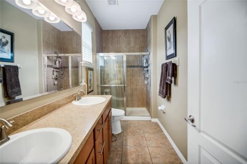 House in Leesburg, Florida 3 bedrooms, 198.63 sq.m. № 2394074 - photo 25