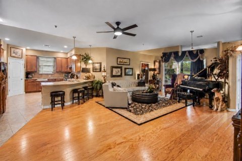 House in Leesburg, Florida 3 bedrooms, 198.63 sq.m. № 2394074 - photo 13