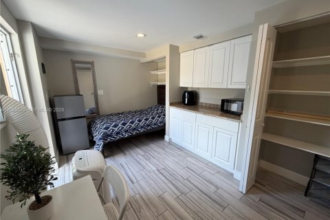 Propiedad comercial en alquiler en North Miami, Florida № 2087253 - foto 7