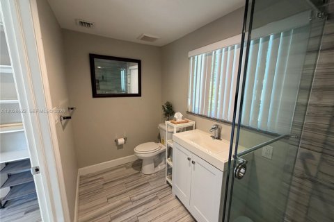 Propiedad comercial en alquiler en North Miami, Florida № 2087253 - foto 10