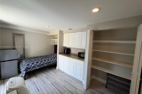 Propiedad comercial en alquiler en North Miami, Florida № 2087253 - foto 14