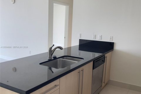 Купить кондоминиум в Майами, Флорида 1 спальня, 65.5м2, № 2152424 - фото 13