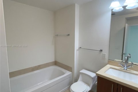 Купить кондоминиум в Майами, Флорида 1 спальня, 65.5м2, № 2152424 - фото 20