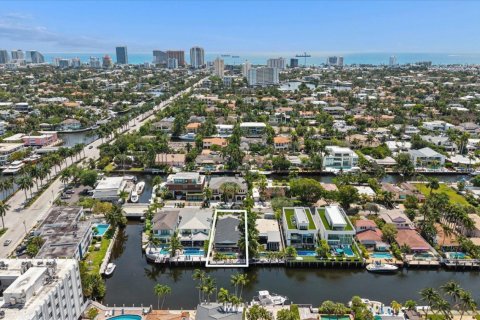 House in Fort Lauderdale, Florida 3 bedrooms, 227.61 sq.m. № 2253416 - photo 8