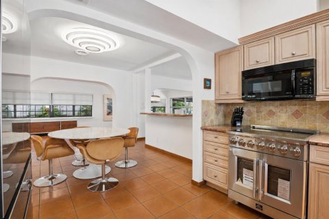 House in Fort Lauderdale, Florida 3 bedrooms, 227.61 sq.m. № 2253416 - photo 15