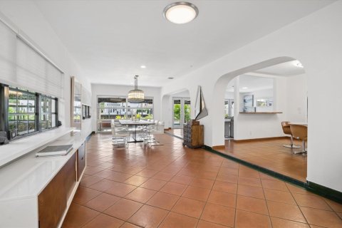 House in Fort Lauderdale, Florida 3 bedrooms, 227.61 sq.m. № 2253416 - photo 11