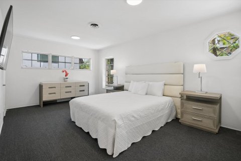 House in Fort Lauderdale, Florida 3 bedrooms, 227.61 sq.m. № 2253416 - photo 17