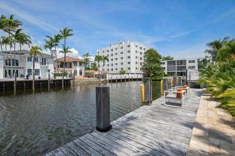 House in Fort Lauderdale, Florida 3 bedrooms, 227.61 sq.m. № 2253416 - photo 30