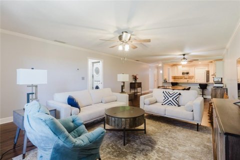 House in Avon Park, Florida 2 bedrooms, 119.19 sq.m. № 1639739 - photo 4